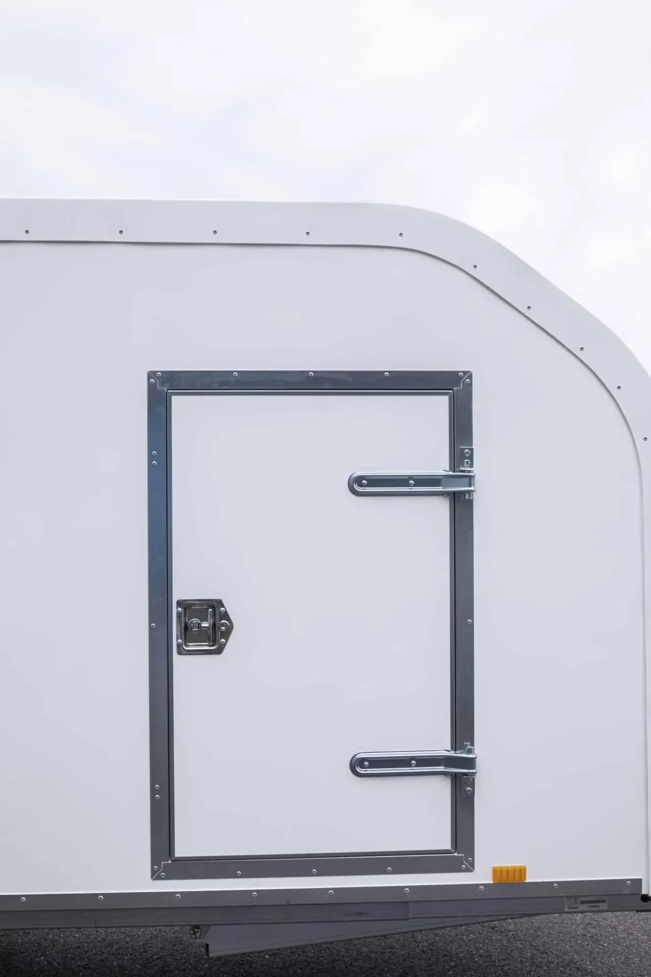 Tiki CV300-L Kofferanhänger - 750kg Ungebremst Kombirampe Blattfederung XPS – Bild 8