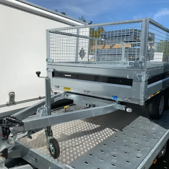 rennholz- und Schwerlastkipper Brenderup Serie 4000 (2.700 kg Elektro-Tandemkipper) – Bild 1