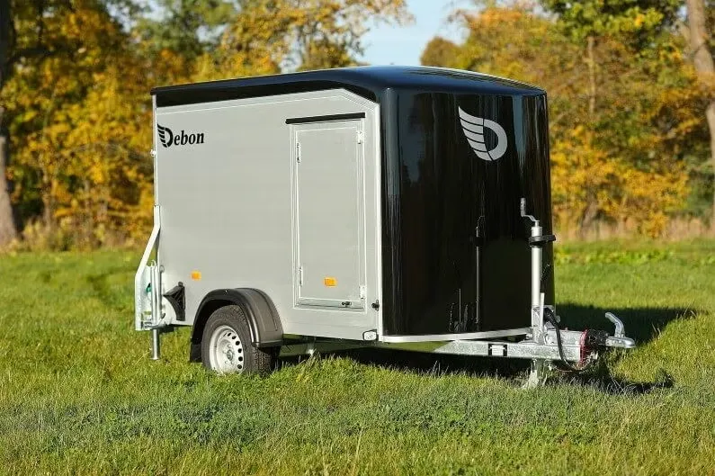 Anhänger Debon Roadster 255 - Kofferanhänger mit Auffahrklappe & Seitentür