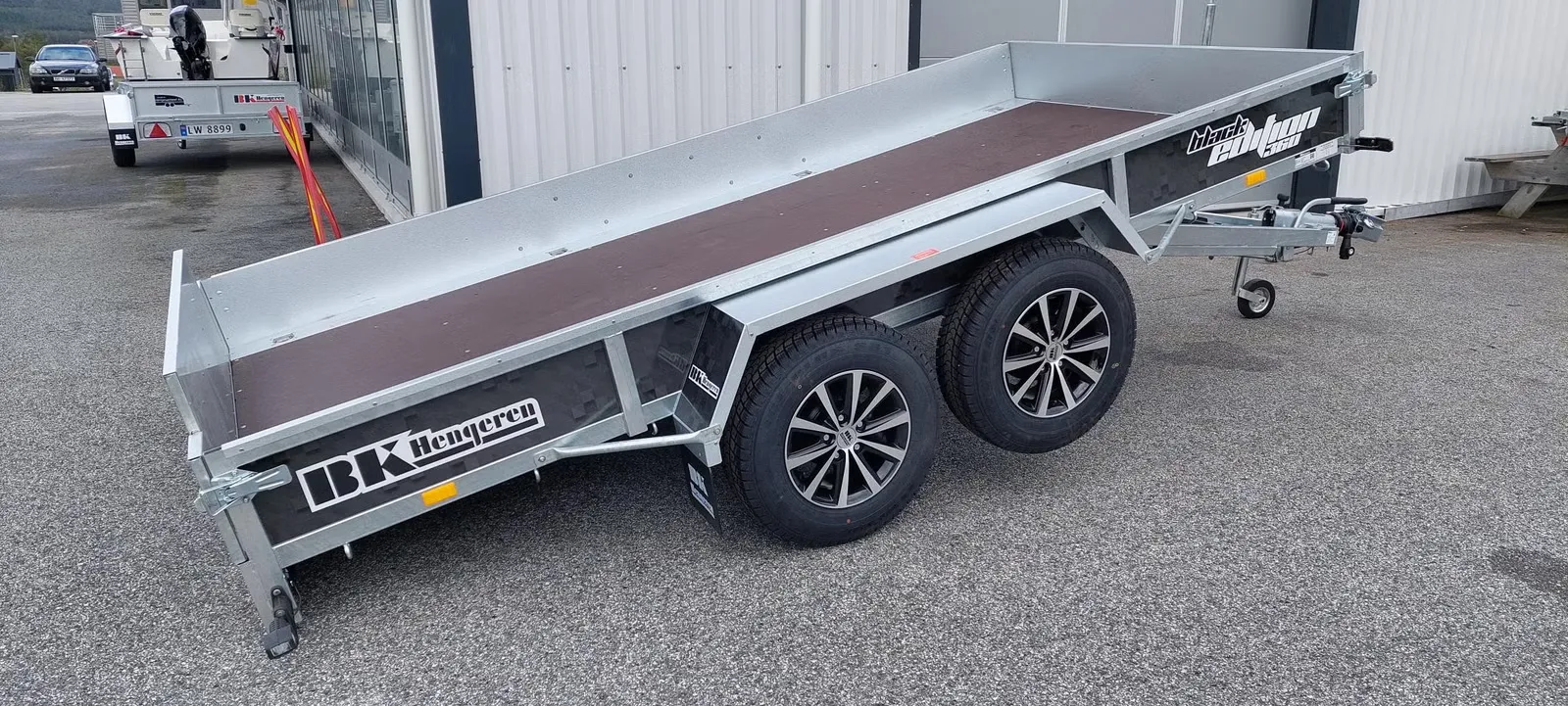 Anhänger PL2736B 2-B Black Edition - Vielseitiger Transportanhänger – Bild 1