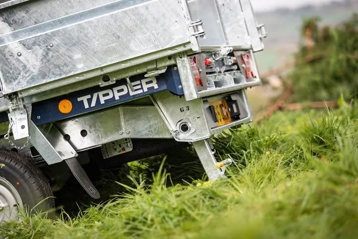 Dreiseitenkipper Brian James Tipper (3.500 kg Tridem-Schwerlastkipper)