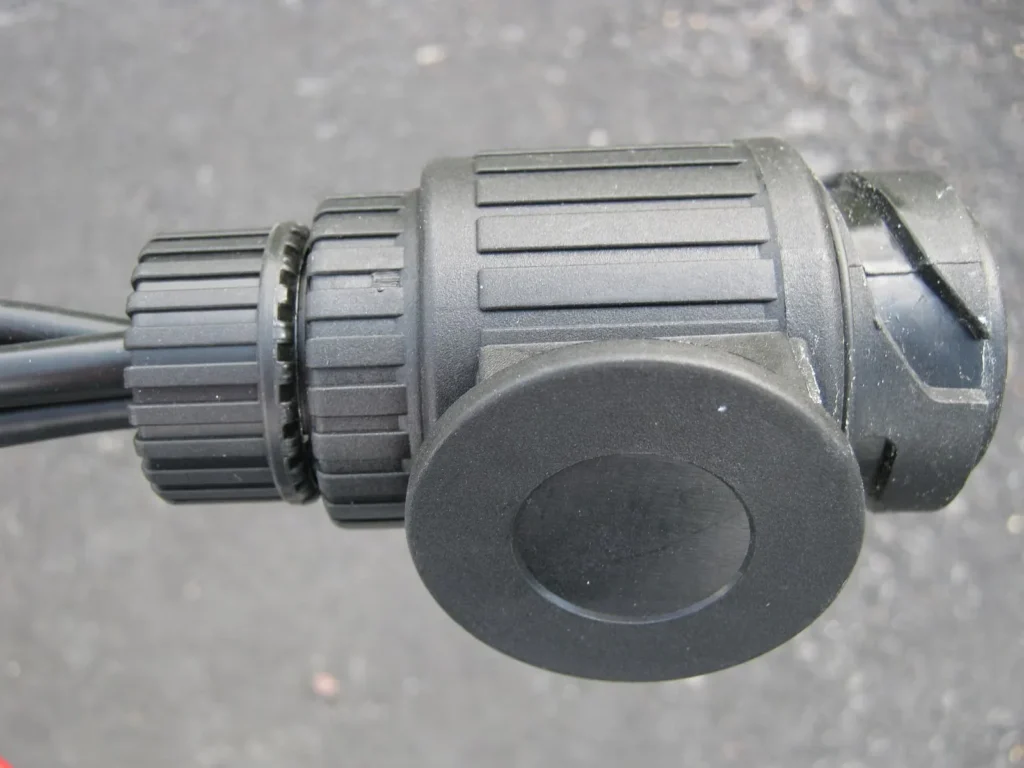 Rückwärtskipper Böckmann RK-AL 3016/27 (2.700 kg Tandem-Hochlader)