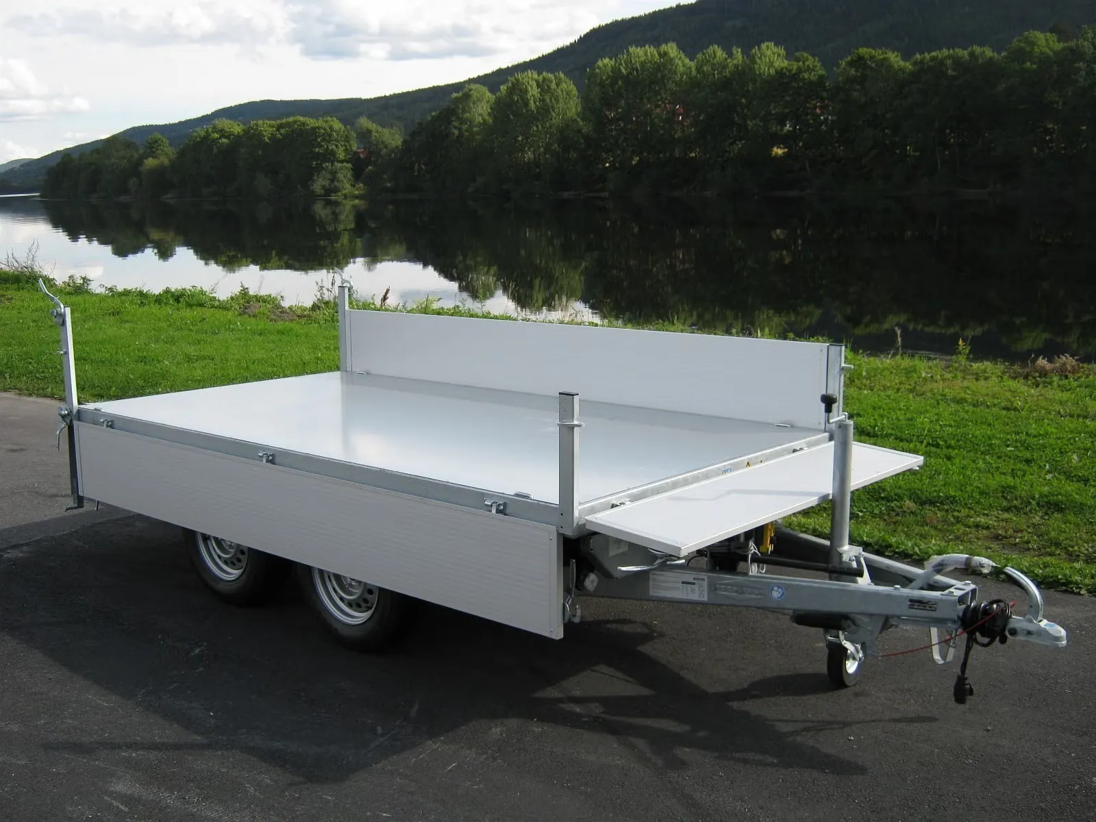 Rückwärtskipper Böckmann RK-AL 3016/27 (2.700 kg Tandem-Hochlader) – Bild 4