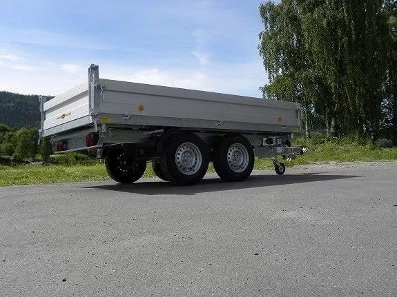 Dreiseitenkipper Böckmann DK-AL 3218/35E (3.500 kg Tandem-Hochlader)