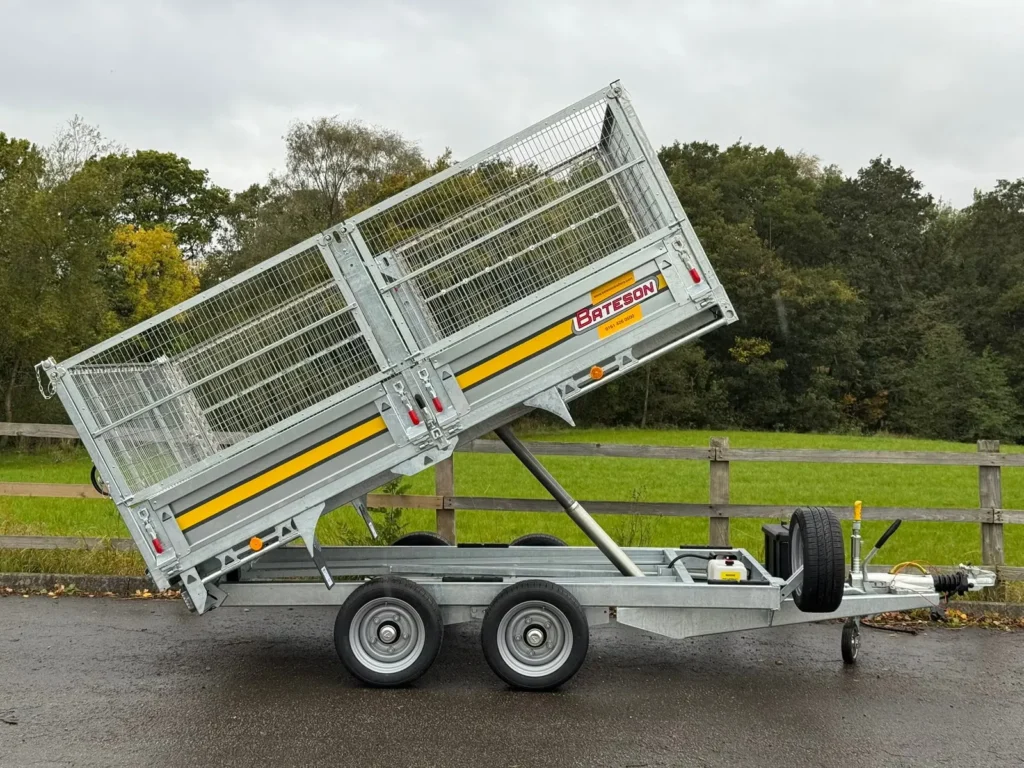 Dreiseitenkipper 353H (3.500 kg Tandem-Schwerlastkipper mit Gitteraufbau)