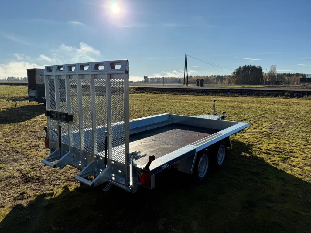 Anhänger Martz BAU 3 350S 3500 kg - Baumaschinentransporter mit Auffahrrampe