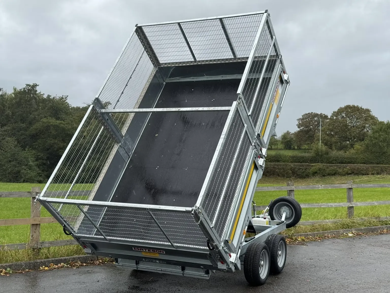 Dreiseitenkipper 353H (3.500 kg Tandem-Schwerlastkipper mit Gitteraufbau) – Bild 4