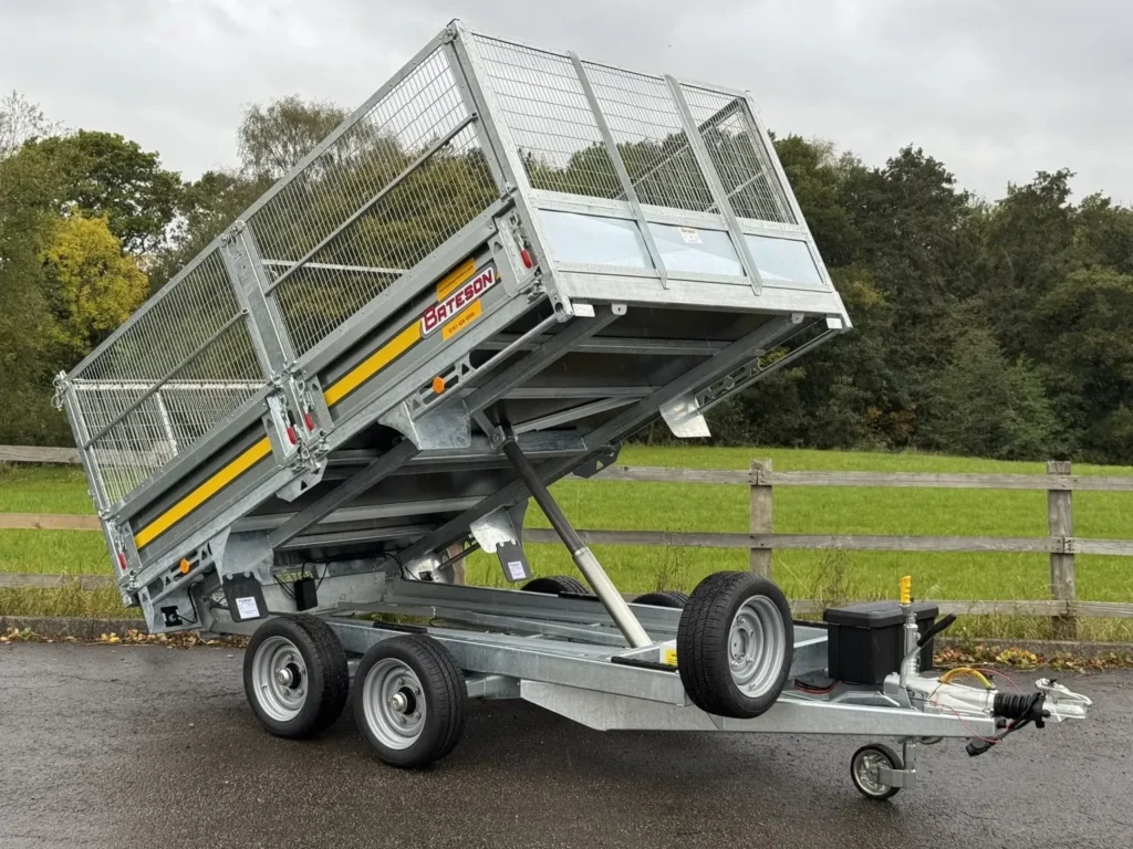 Dreiseitenkipper 353H (3.500 kg Tandem-Schwerlastkipper mit Gitteraufbau)