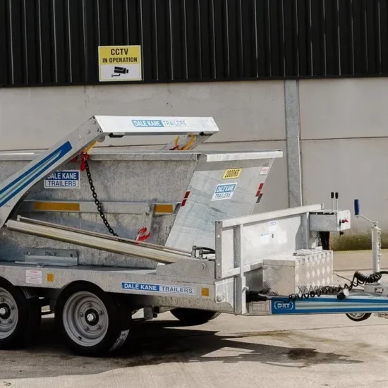 Dale Kane Spezial-Containeranhänger (3.000 kg Tandemanhänger mit Hakenlift-/Kippersystem) – Bild 2