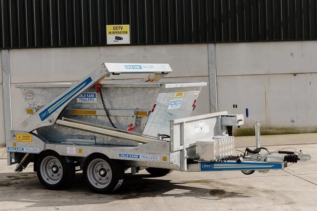 Dale Kane Spezial-Containeranhänger (3.000 kg Tandemanhänger mit Hakenlift-/Kippersystem) – Bild 2