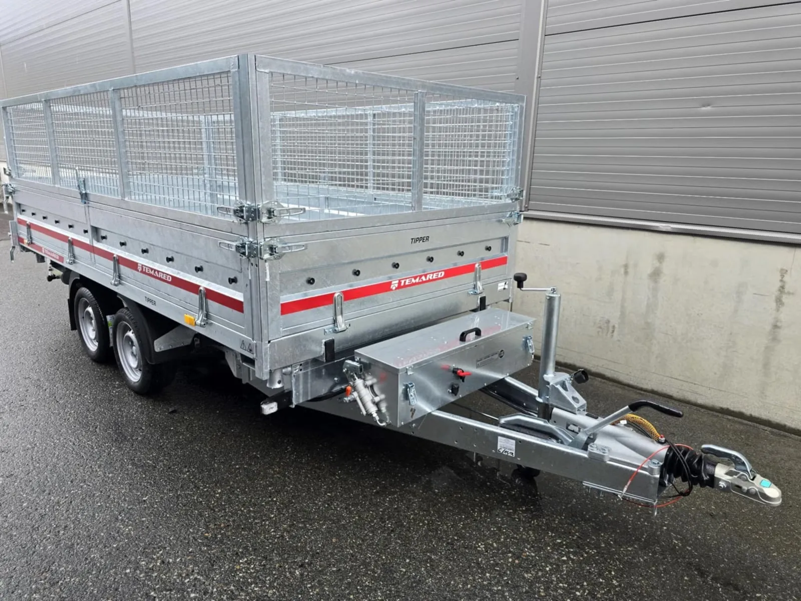 Dreiseitenkipper Temared Ceres Plus (3.500 kg Tandem-Hochlader mit Gitteraufbau) – Bild 4