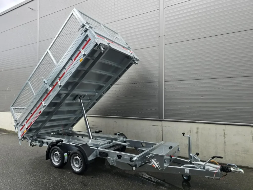 Dreiseitenkipper Temared Ceres Plus (3.500 kg Tandem-Hochlader mit Gitteraufbau)