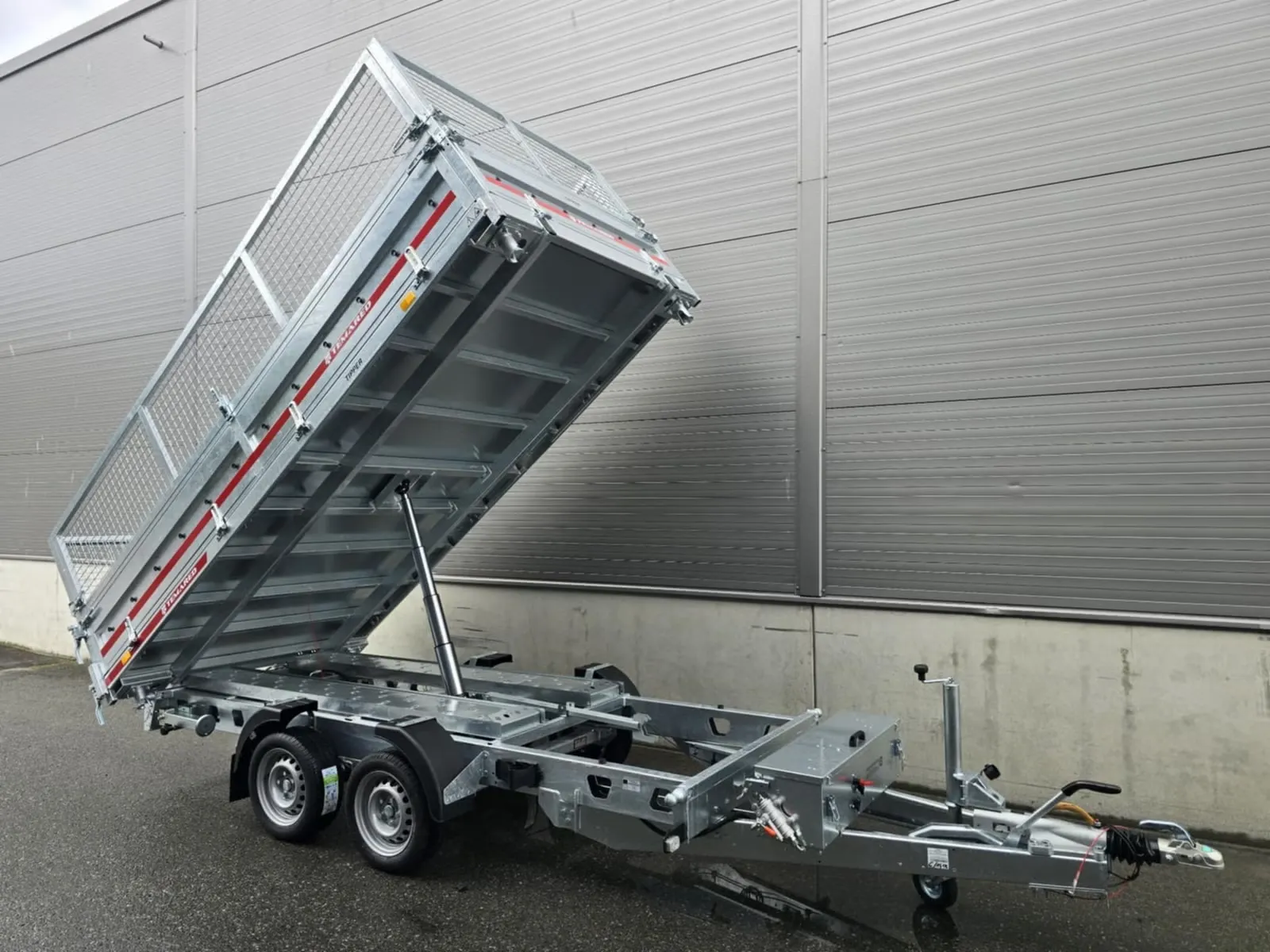 Dreiseitenkipper Temared Ceres Plus (3.500 kg Tandem-Hochlader mit Gitteraufbau) – Bild 5
