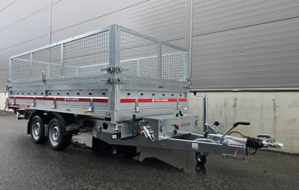 Dreiseitenkipper Temared Ceres Plus (3.500 kg Tandem-Hochlader mit Gitteraufbau)