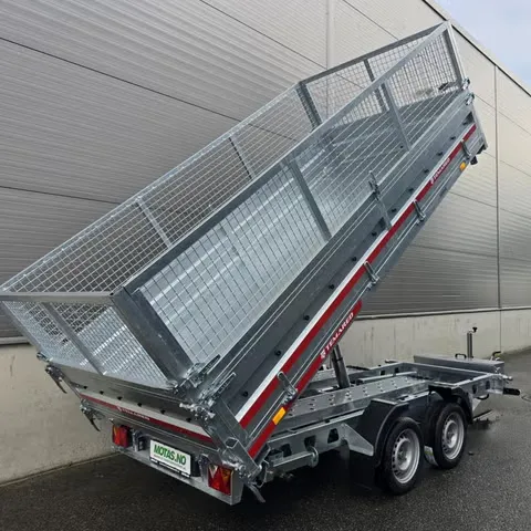 Dreiseitenkipper Temared Ceres (3.500 kg Tandem-Hochlader mit Gitteraufbau)
