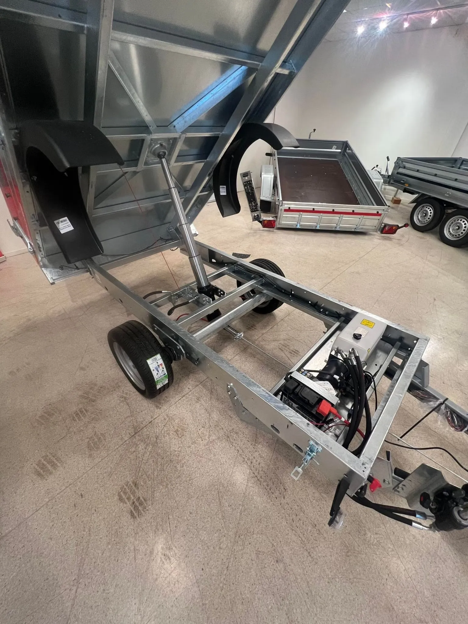 Rückwärtskipper Temared Fenris (1.500 kg Einachs-Kipper mit Elektropumpe) – Bild 13