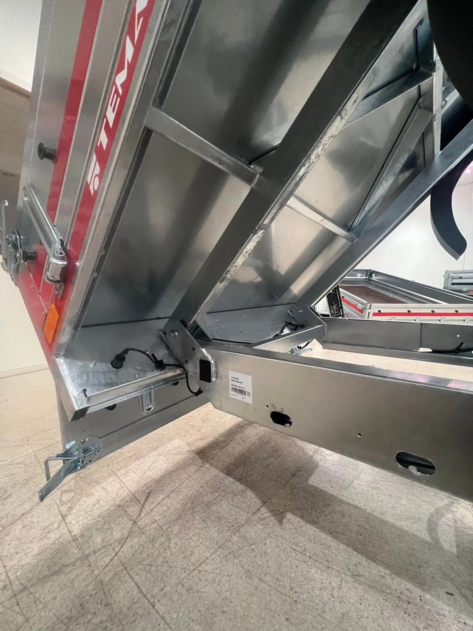 Rückwärtskipper Temared Fenris (1.500 kg Einachs-Kipper mit Elektropumpe) – Bild 8