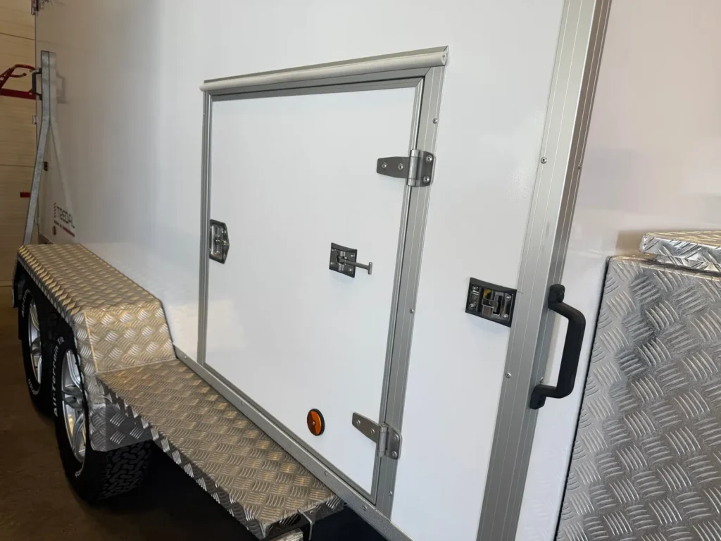 Offroad-Gepäckanhänger Tredal Custom T-23-UNSLK-OR (2.300 kg mit Spirax-Einzelradaufhängung)