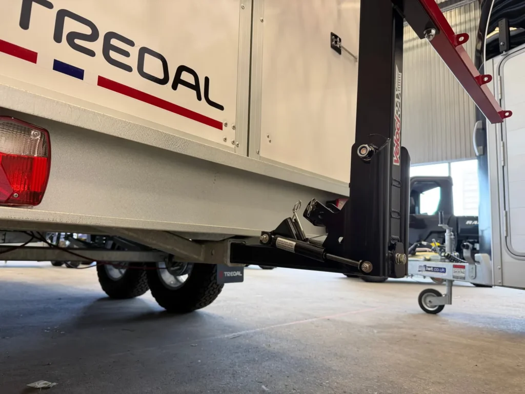 Offroad-Gepäckanhänger Tredal Custom T-23-UNSLK-OR (2.300 kg mit Spirax-Einzelradaufhängung)