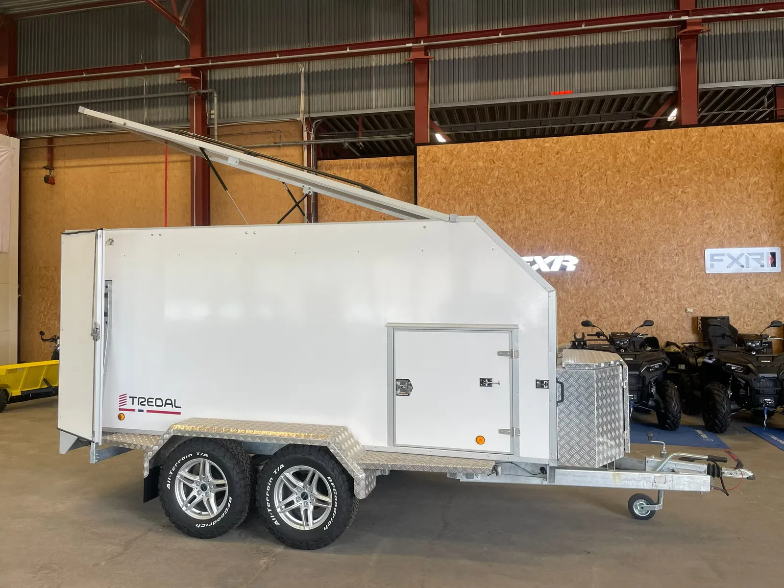 Offroad-Gepäckanhänger Tredal Custom T-23-UNSLK-OR (2.300 kg mit Spirax-Einzelradaufhängung) – Bild 4