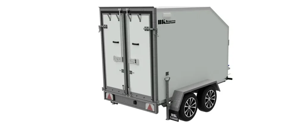 Kofferanhänger BK Hengeren PLC 2025 (2.000 kg Tandemkoffer mit geneigtem Dach & Wabenstruktur)