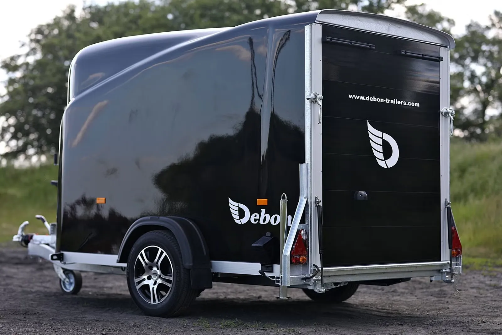 Kofferanhänger Debon Cargo 1300 MC (1.300 kg Einachs-Koffer mit Pullman-2-Fahrwerk) – Bild 9
