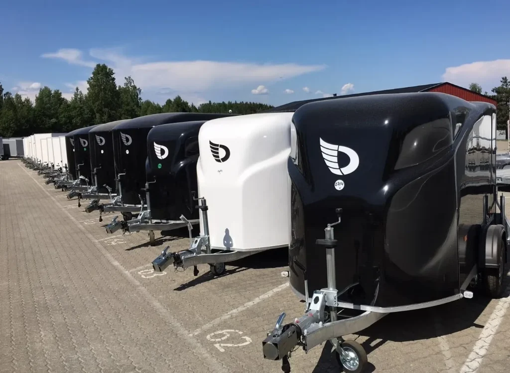 Kofferanhänger Debon Cargo 1300 MC (1.300 kg Einachs-Koffer mit Pullman-2-Fahrwerk)