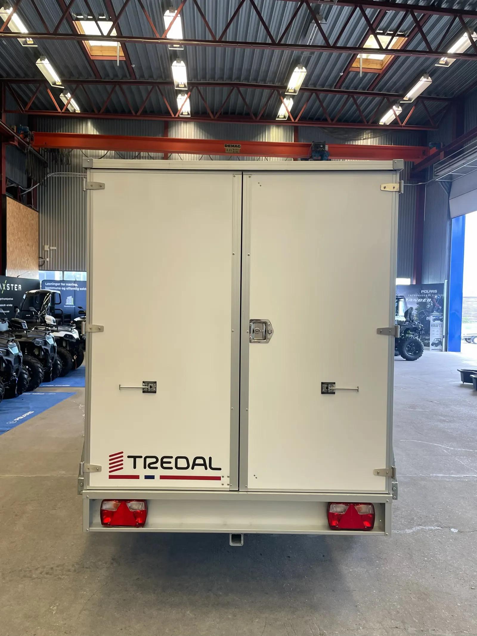 Offroad-Gepäckanhänger Tredal Custom T-23-UNSLK-OR (2.300 kg mit Spirax-Einzelradaufhängung) – Bild 5
