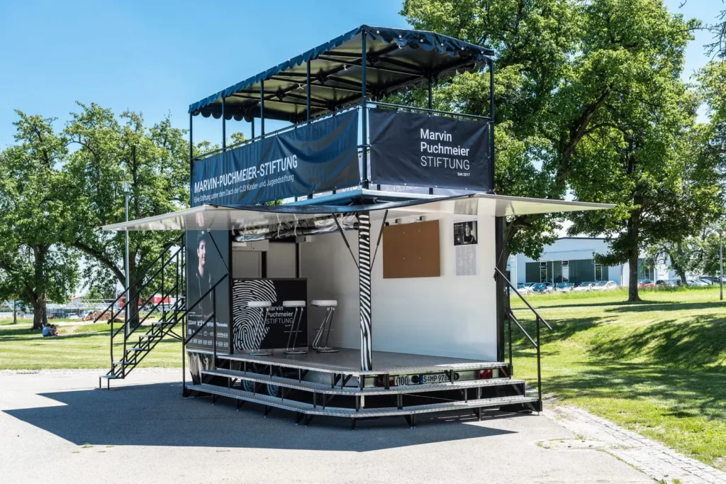Messe- und Ausstellungsanhänger Wiks Robotka (3.000 kg Premium-Showroom-Anhänger)