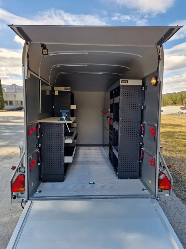 Anhänger Debon Roadster 700 - Kofferanhänger mit Auffahrklappe & Seitentür