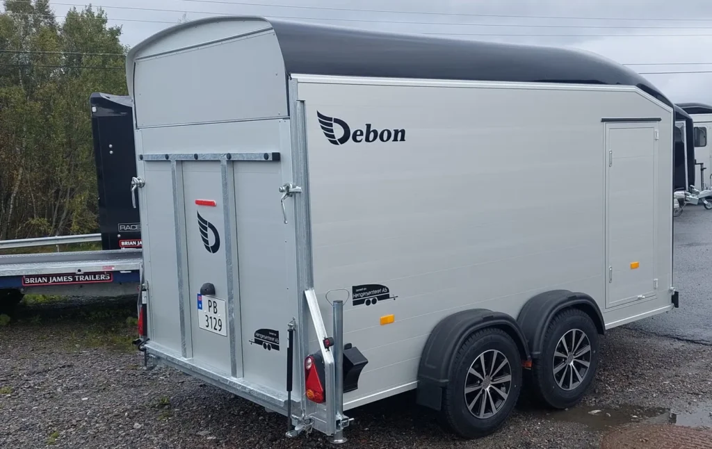 Anhänger Debon Roadster 700 - Kofferanhänger mit Auffahrklappe & Seitentür