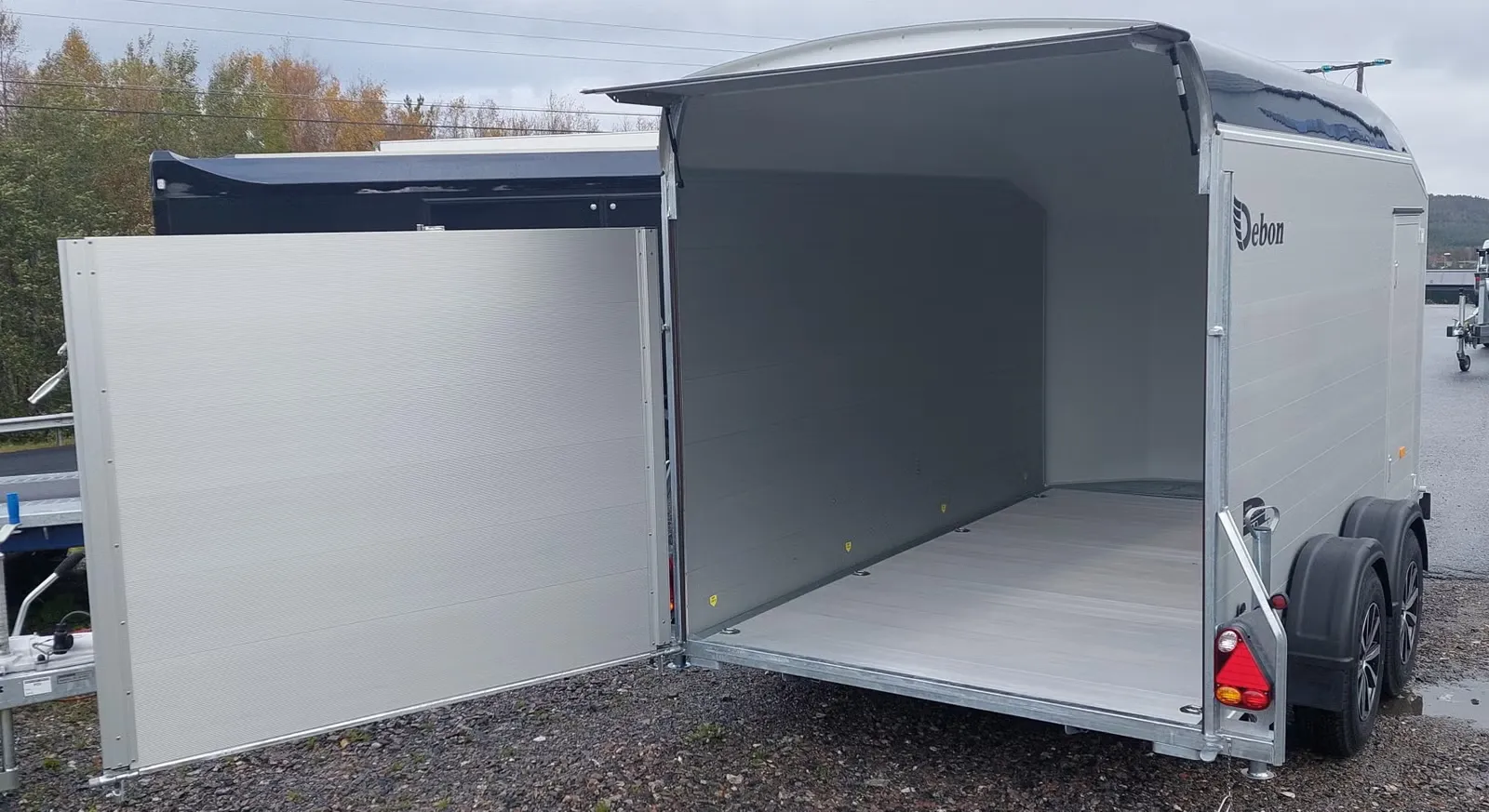 Anhänger Debon Roadster 700 - Kofferanhänger mit Auffahrklappe & Seitentür – Bild 9