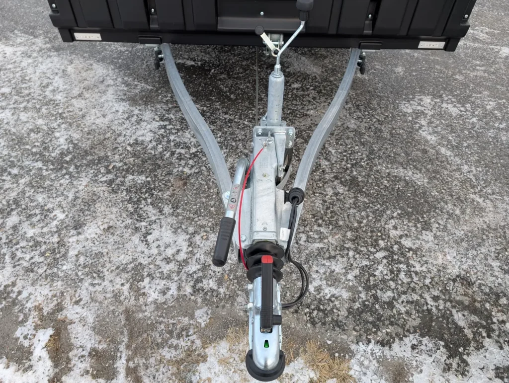 Anhänger 4P Touring 550TXI G2 (Grand Touring) - Premium-Schneemobil- & Transportanhänger