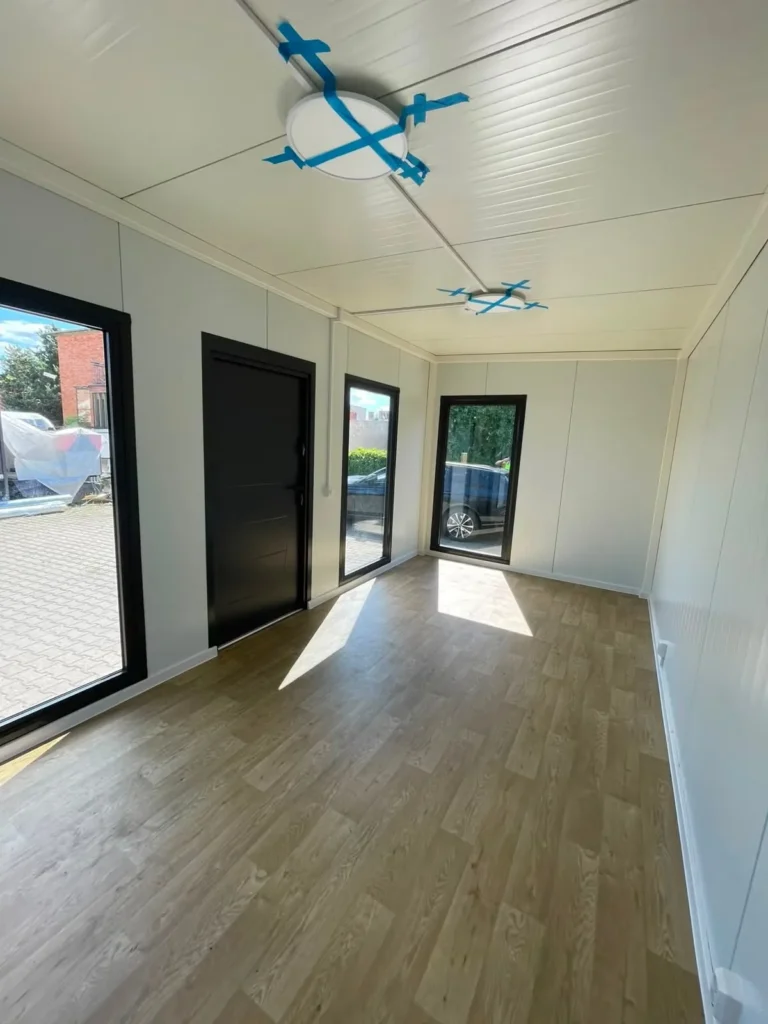 Modulhaus - Bürocontainer 3x6m - TEK17 Isolation - Vollverglast - Klima - Elektro - Hörmann Tür - Neu