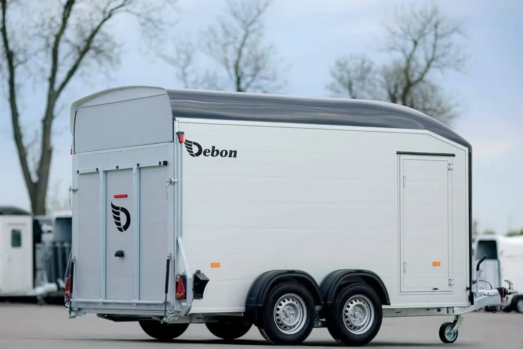 Anhänger Debon Roadster 700 - Vollaluminium-Kofferanhänger mit Auffahrklappe & Seitentür