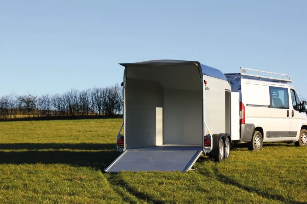Anhänger Debon Roadster 700 - Vollaluminium-Kofferanhänger mit Auffahrklappe & Seitentür