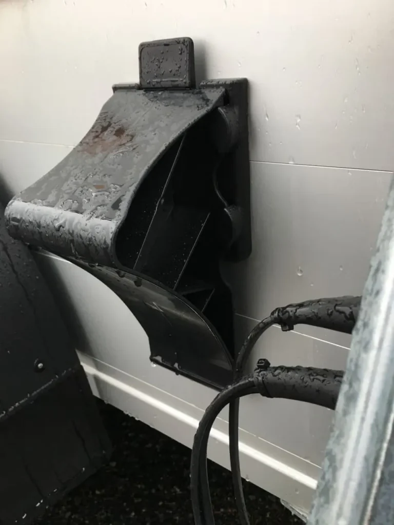 Anhänger Cheval Liberté Touring Country - Vollaluminium-Pferdeanhänger mit Frontausstieg
