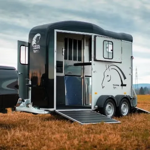 Anhänger Cheval Liberté Touring Country - Vollaluminium-Pferdeanhänger mit Frontausstieg