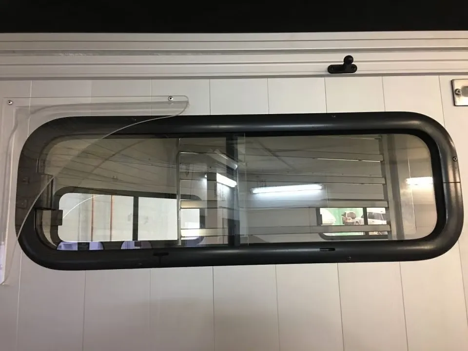 Anhänger Cheval Liberté Touring Country - Vollaluminium-Pferdeanhänger mit Frontausstieg
