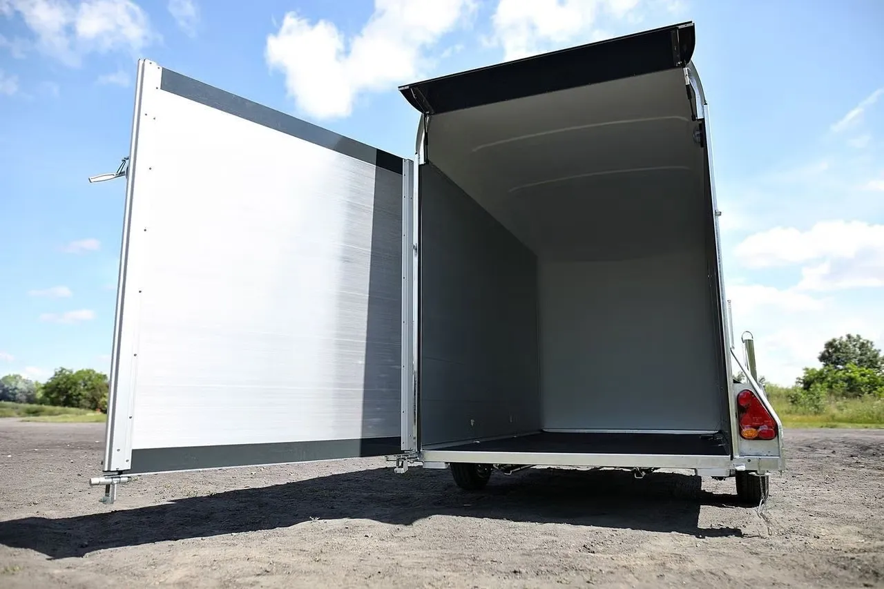 Anhänger Debon Roadster 300 - Kompakter Aluminium-Kofferanhänger – Bild 5