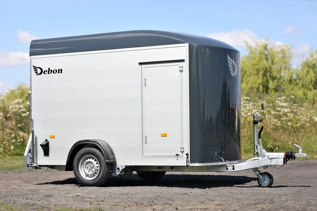 Anhänger Debon Roadster 300 - Kompakter Aluminium-Kofferanhänger – Bild 4