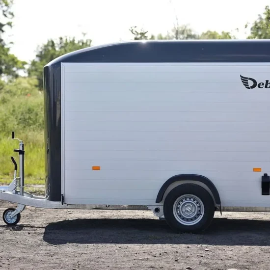 Anhänger Debon Roadster 300 - Kompakter Aluminium-Kofferanhänger – Bild 6