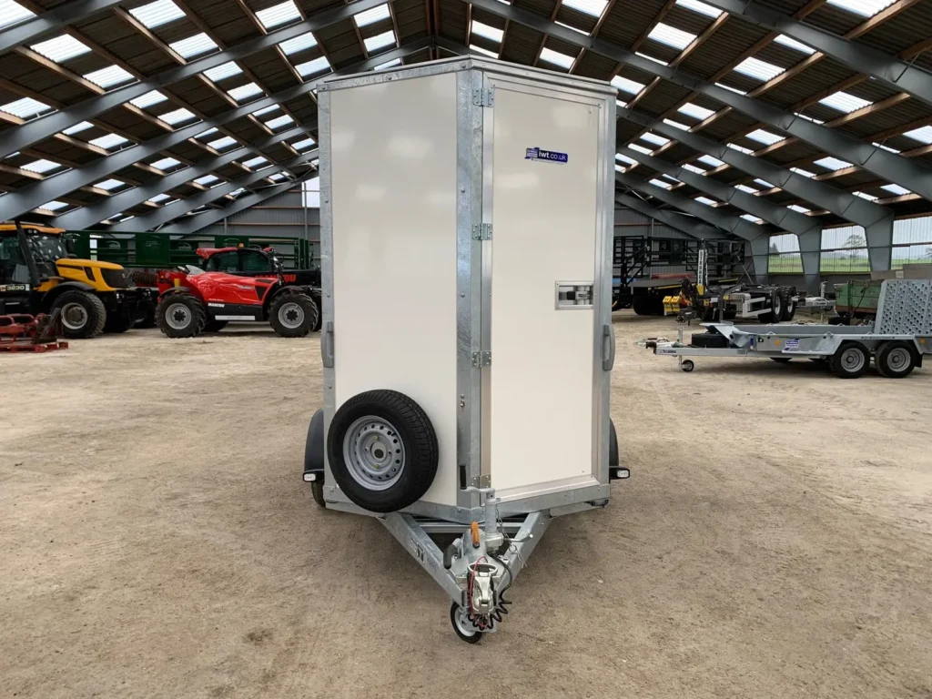 Anhänger Ifor Williams BV105 7' (2,14 m Innenhöhe) - Profi-Kofferanhänger
