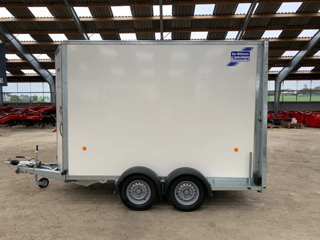Anhänger Ifor Williams BV105 7' (2,14 m Innenhöhe) - Profi-Kofferanhänger