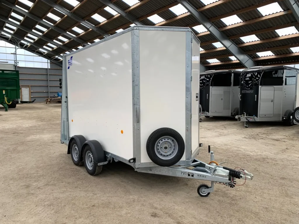 Anhänger Ifor Williams BV105 7' (2,14 m Innenhöhe) - Profi-Kofferanhänger