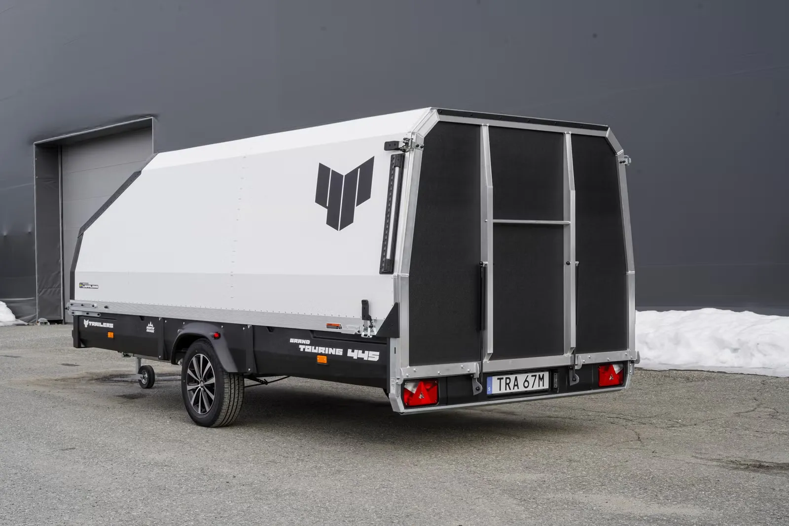 Anhänger 4P Grand Touring (North Grade) - Premium-Schneemobilanhänger mit Haube & Kunststoffausstattung – Bild 4