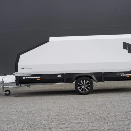 Anhänger 4P Grand Touring (North Grade) - Premium-Schneemobilanhänger mit Haube & Kunststoffausstattung – Bild 2
