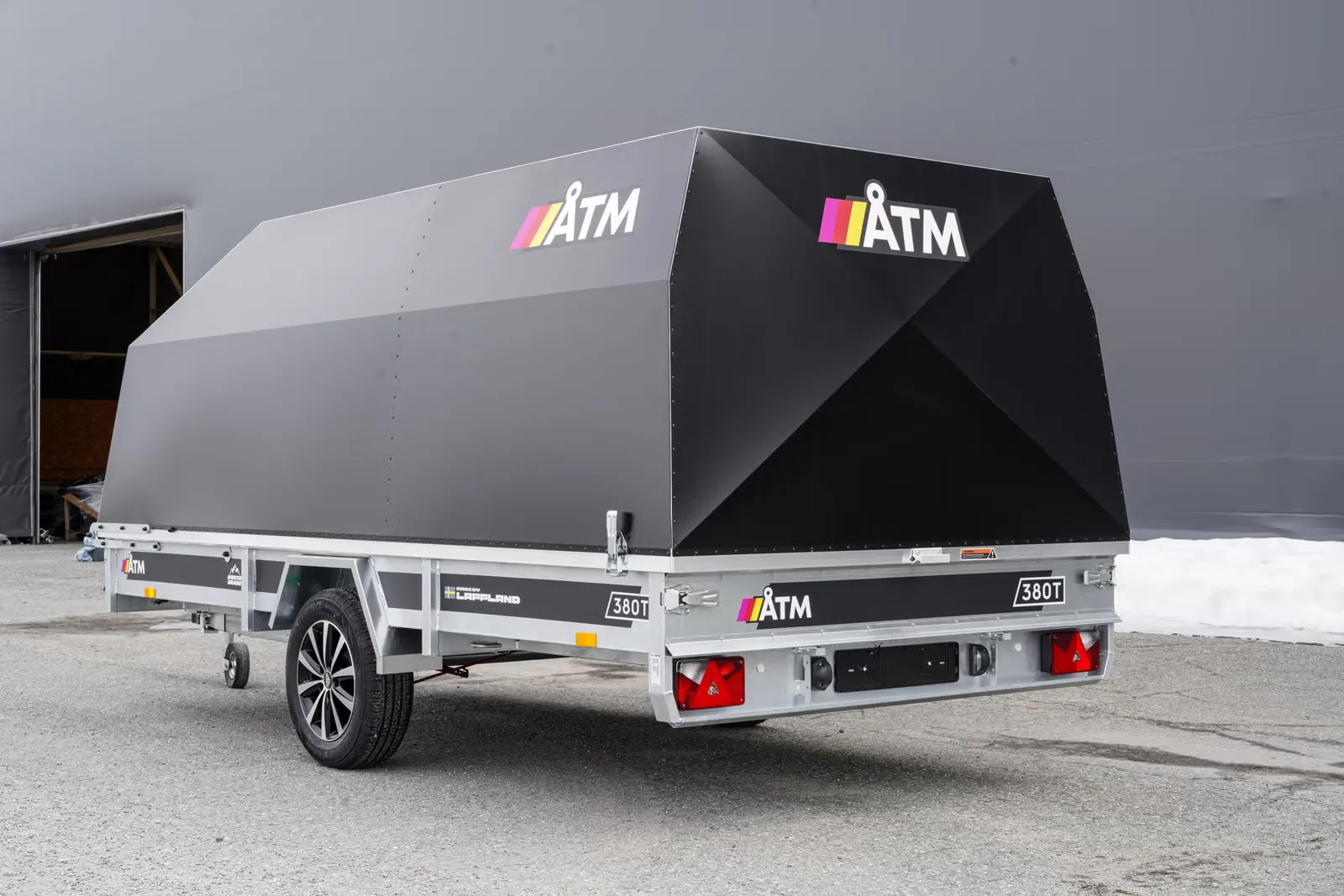Anhänger ÅTM 445 Touring (mit schwarzer Haube) – Bild 5