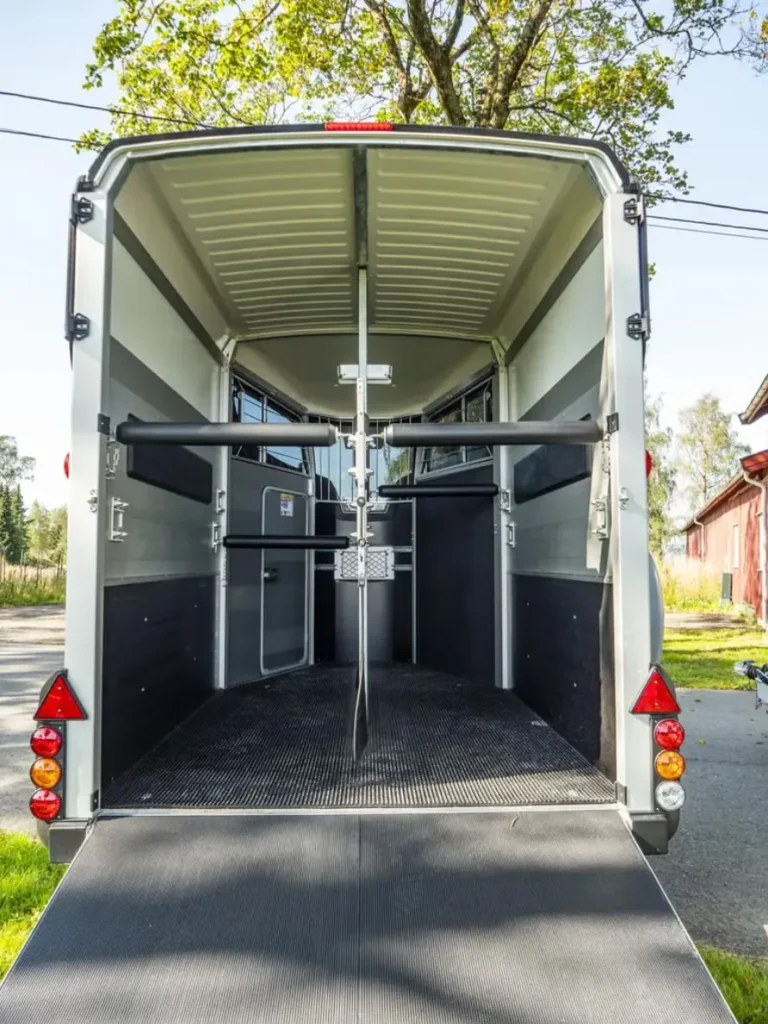 Pferdeanhänger Ifor Williams HBX511 - Premium-Aluminium-Pferdetransporter (2 Pferde)