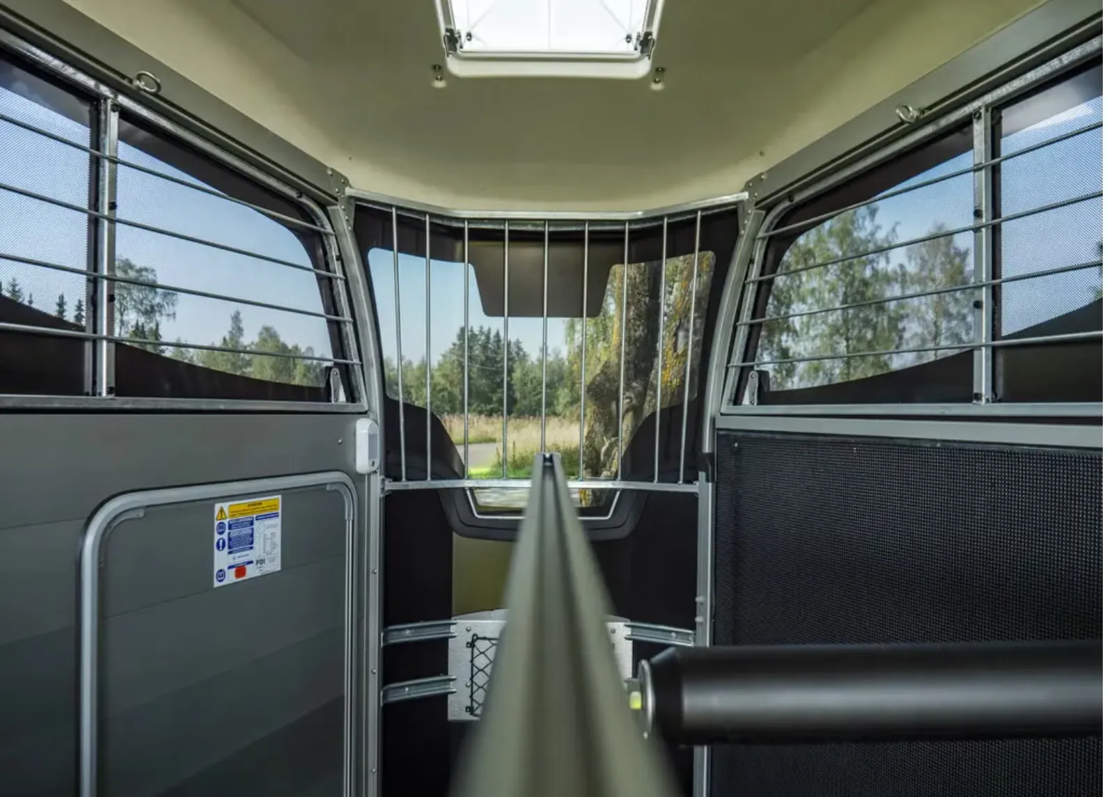 Pferdeanhänger Ifor Williams HBX511 - Premium-Aluminium-Pferdetransporter (2 Pferde) – Bild 7